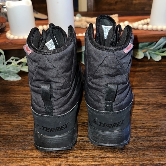Wmns Terrex Choleah Padded Climaproof | color Core Black | size 7.5 - Picture 5 of 10